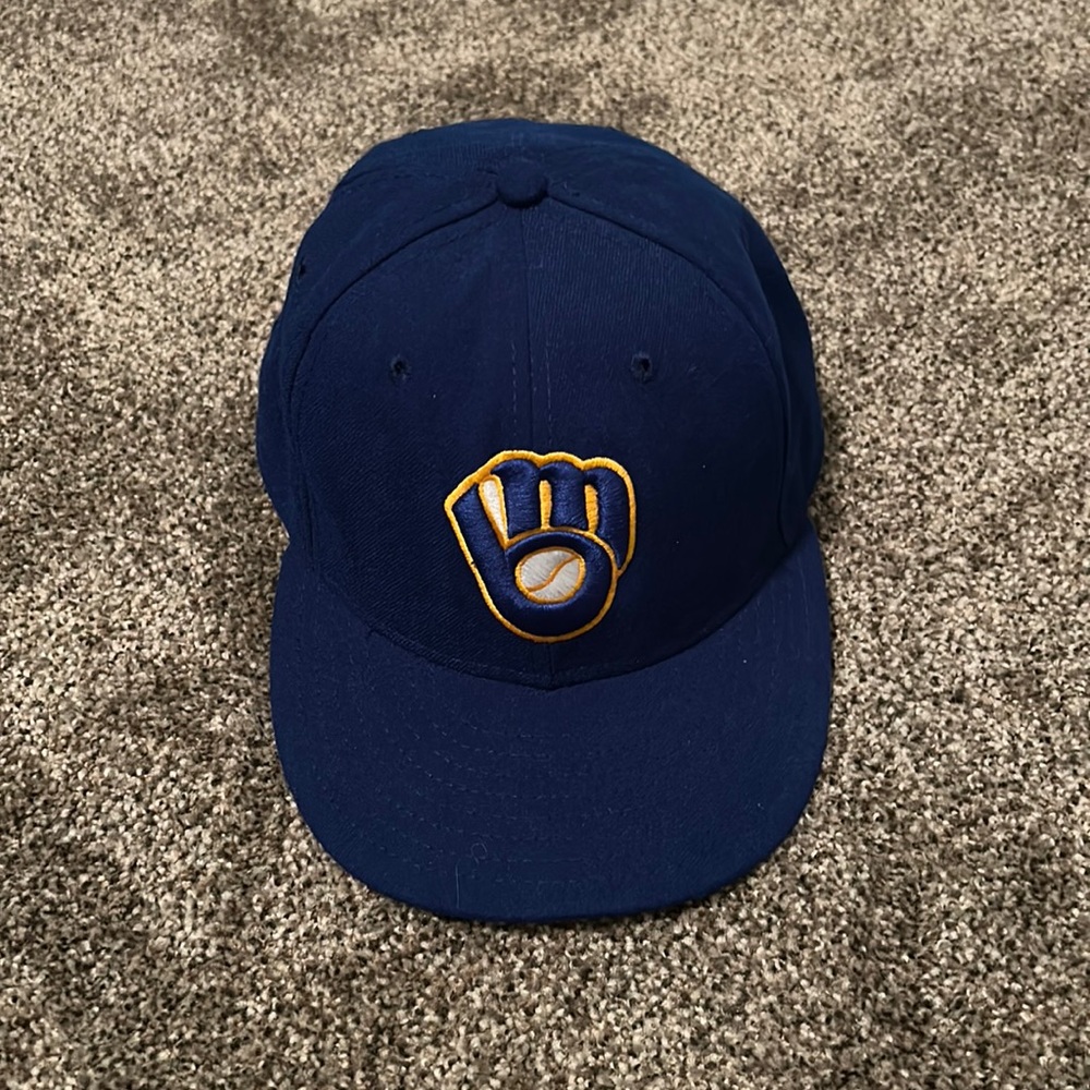 Milwaukee Brewers fitted baseball cap - 7 3/4 size